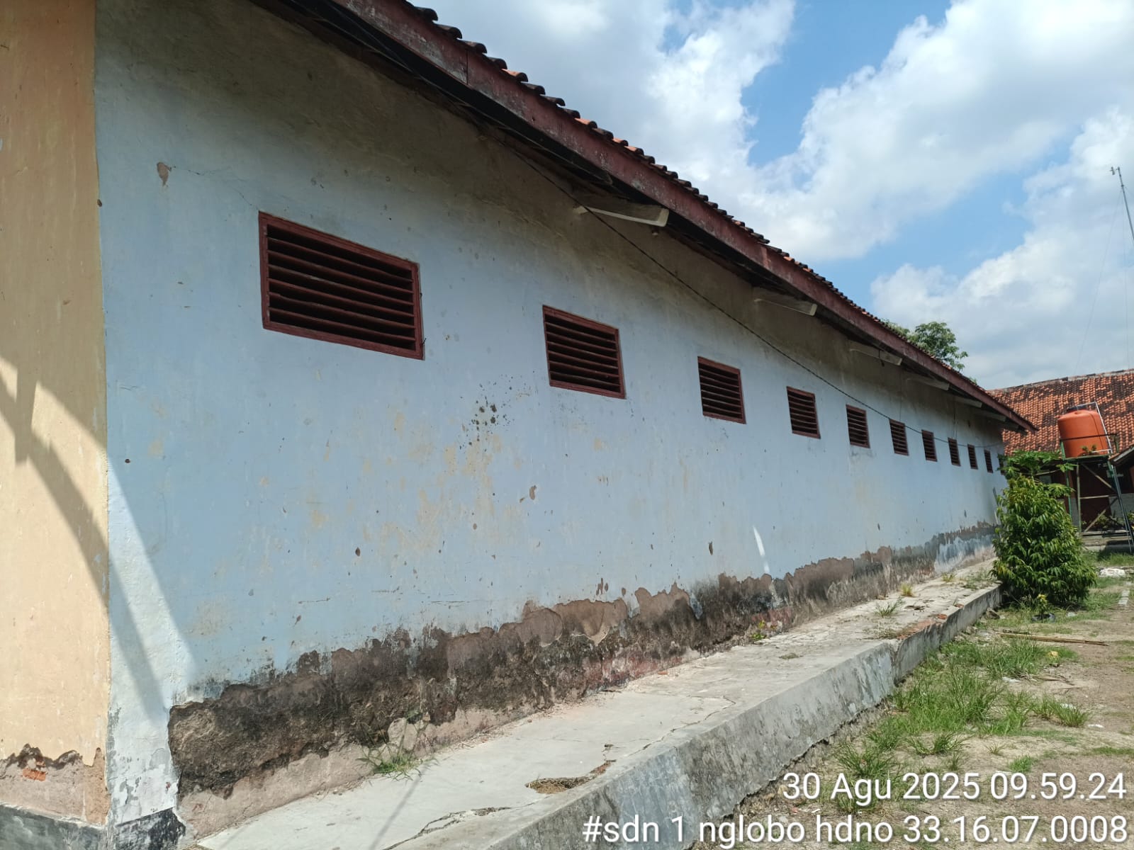 Tampak Belakang
