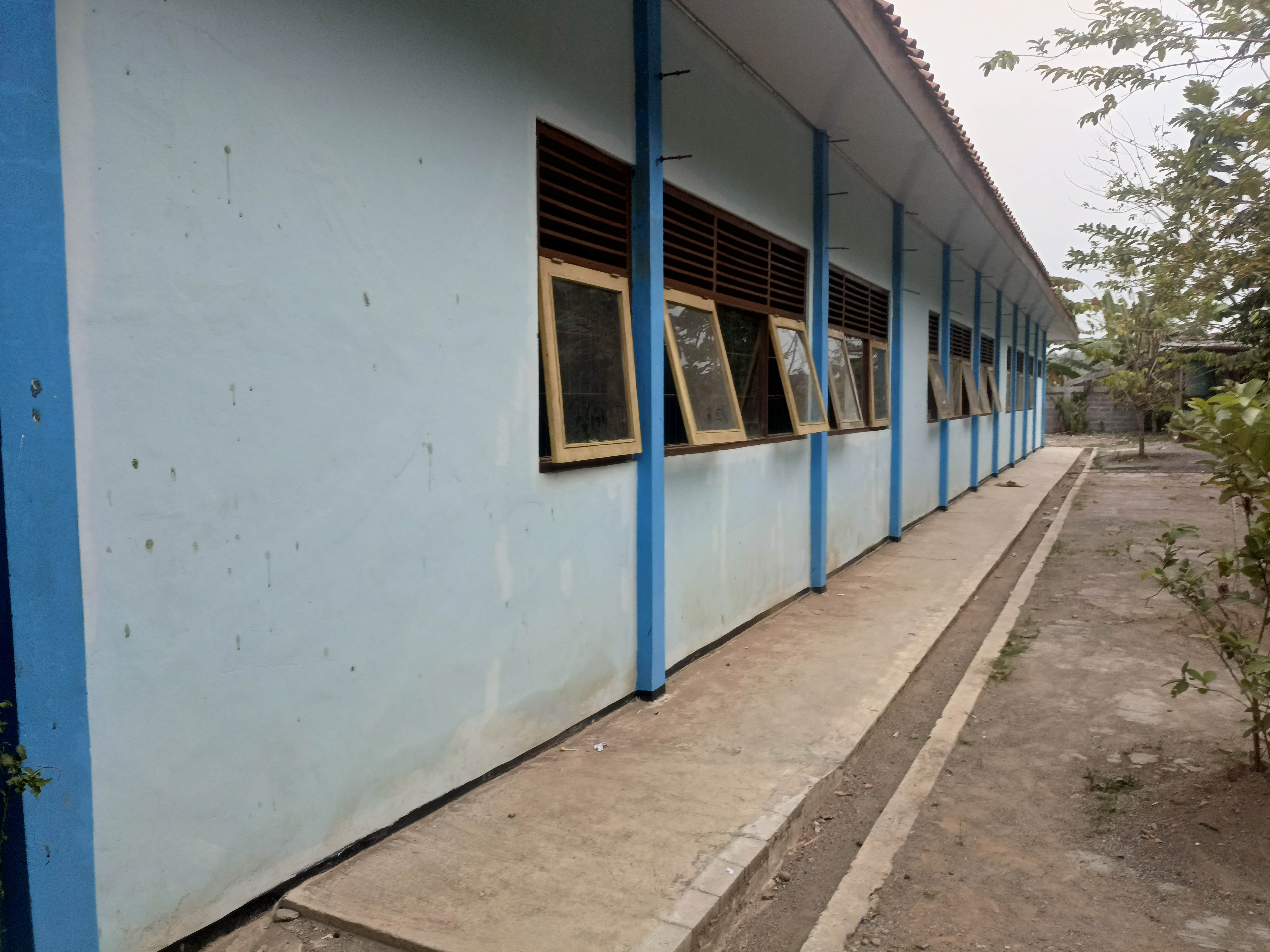 Tampak Belakang