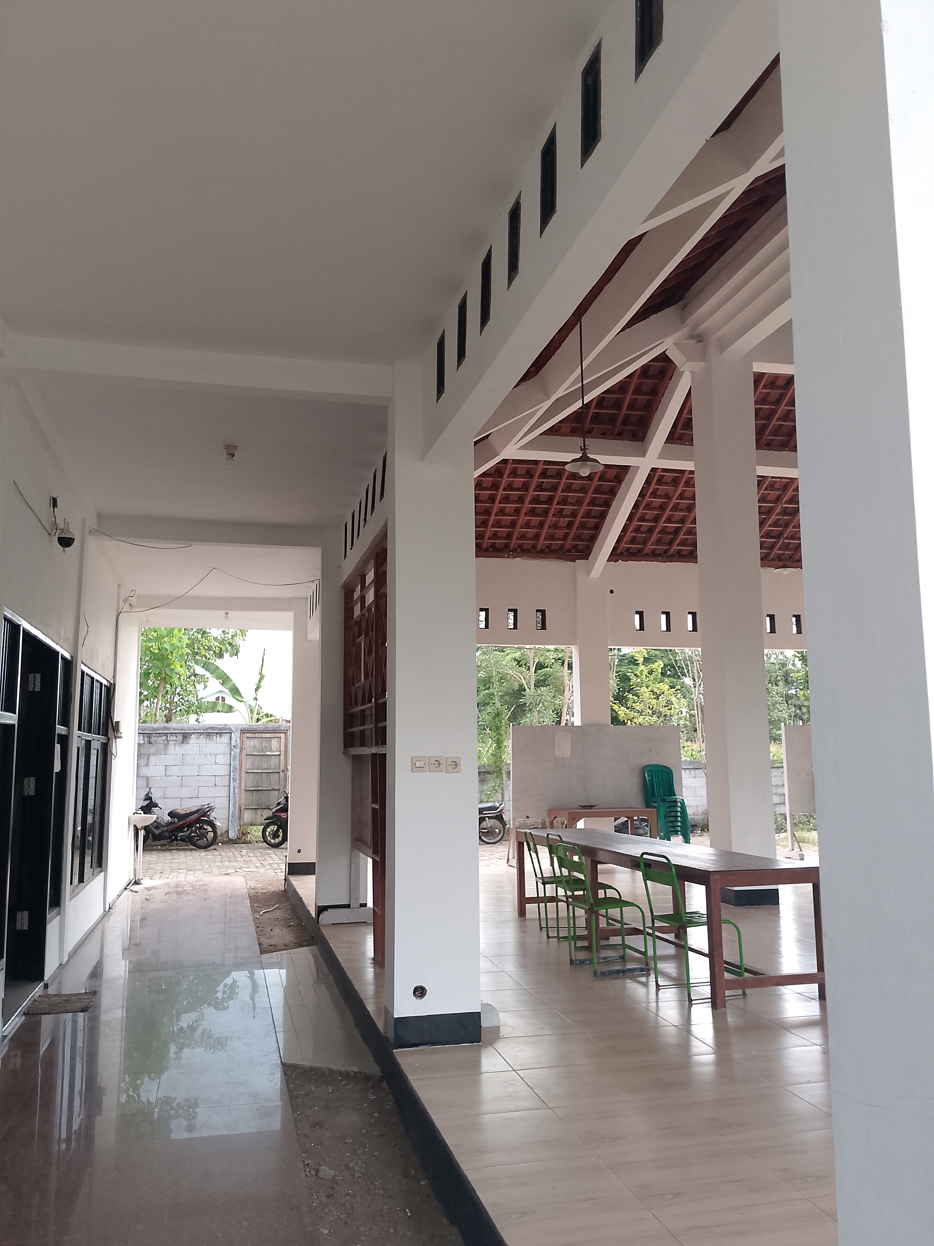 Tampak Belakang