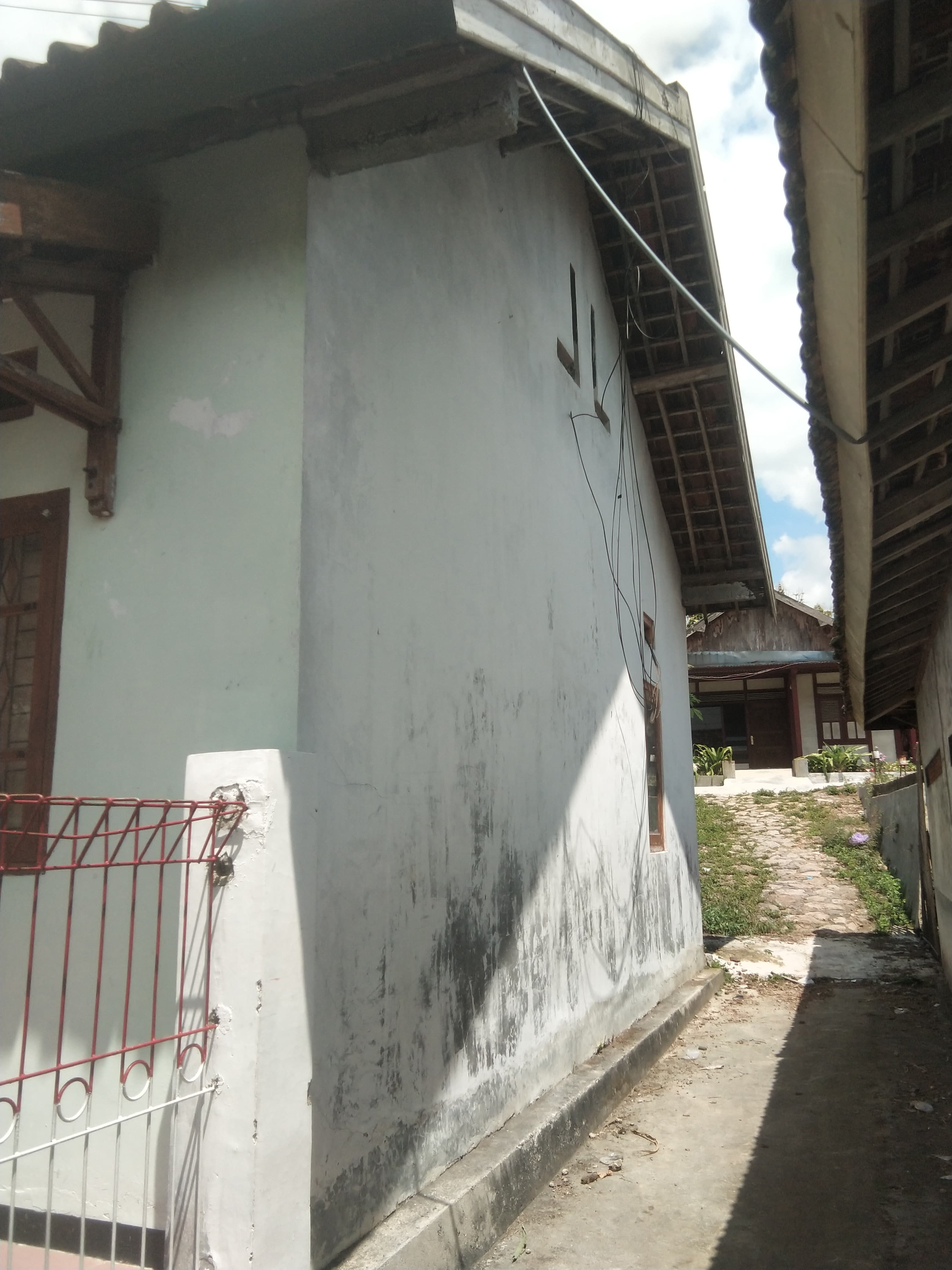 Tampak Samping 1