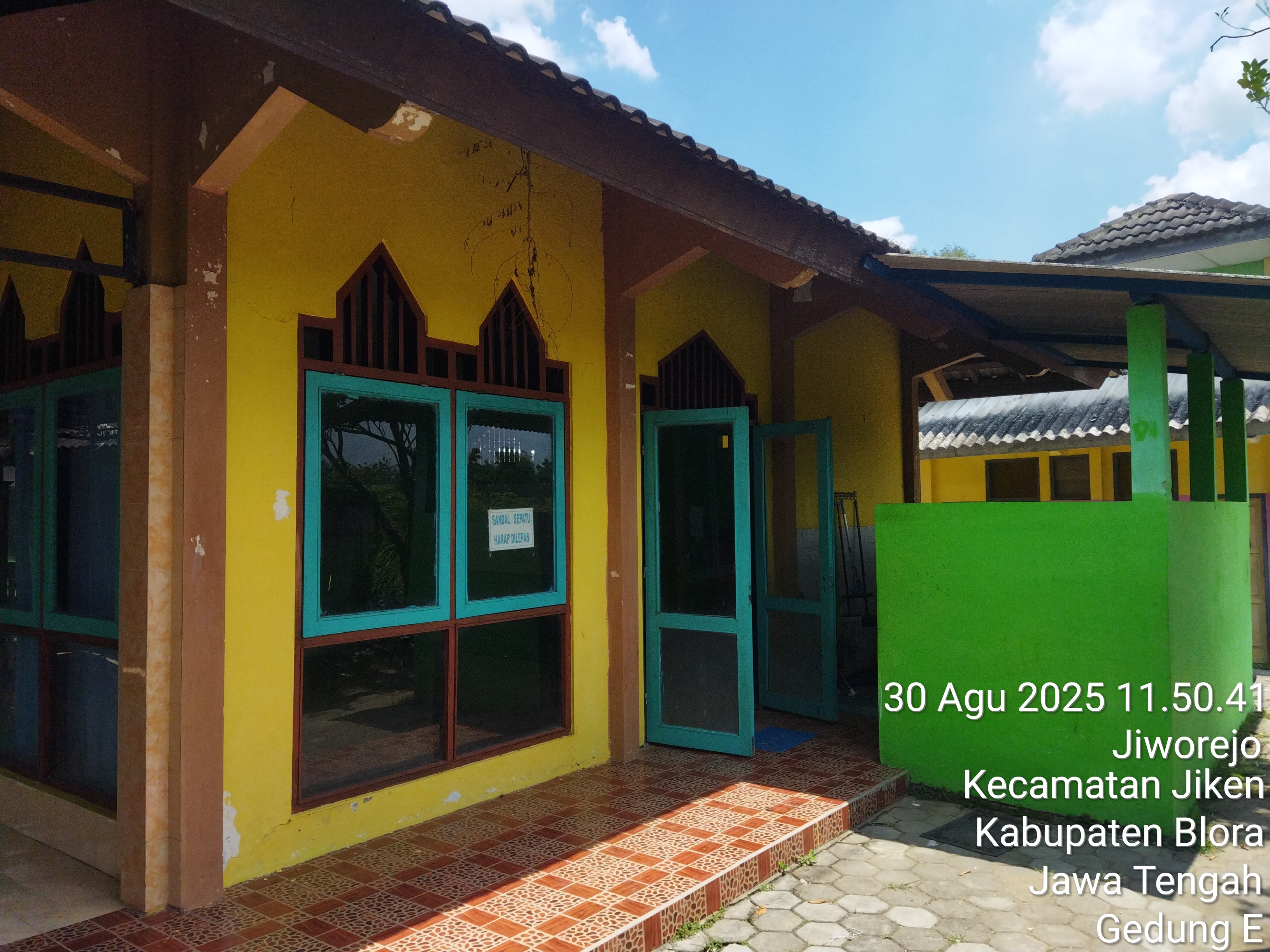 Tampak Samping 1