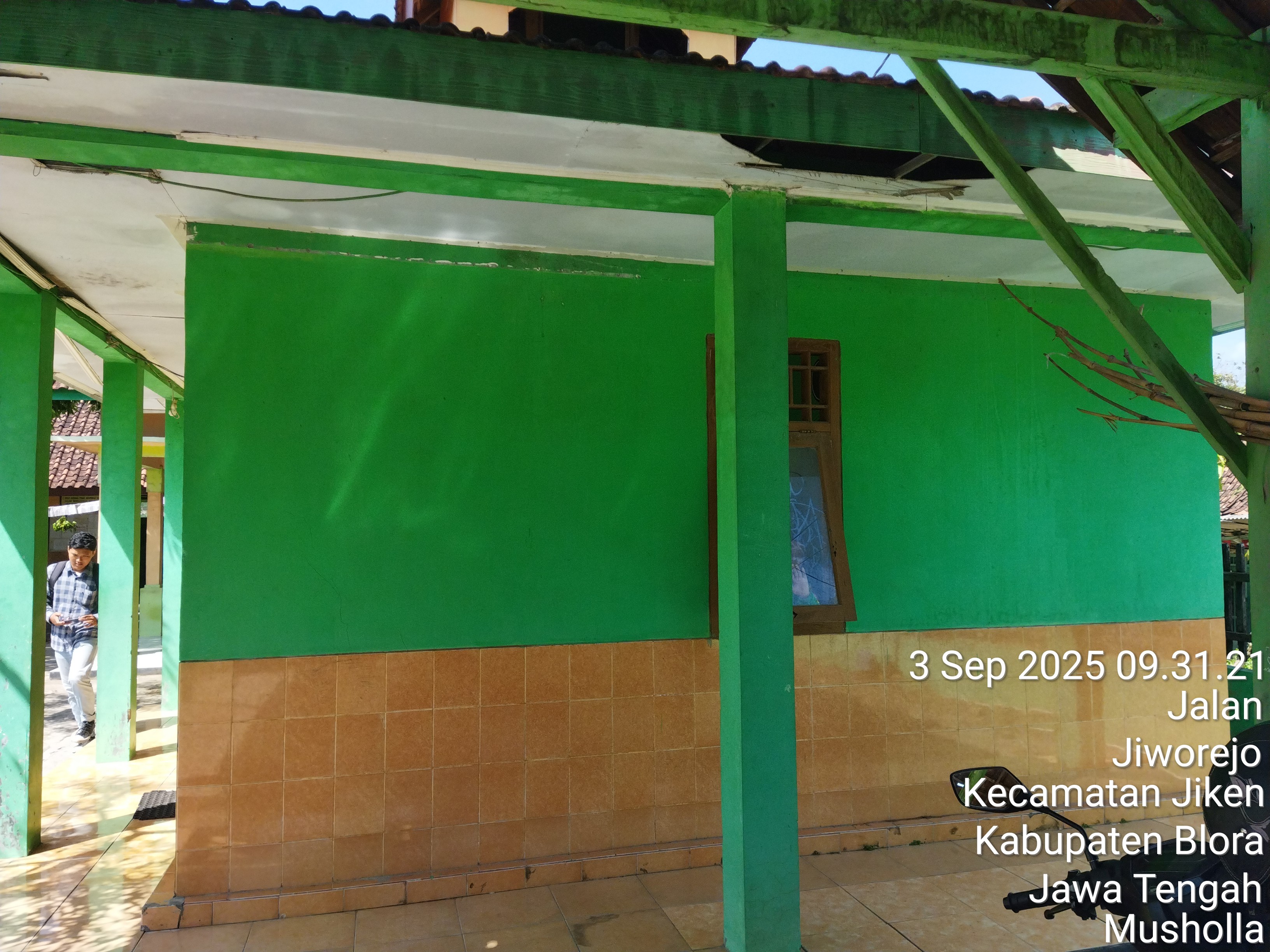 Tampak Samping 1