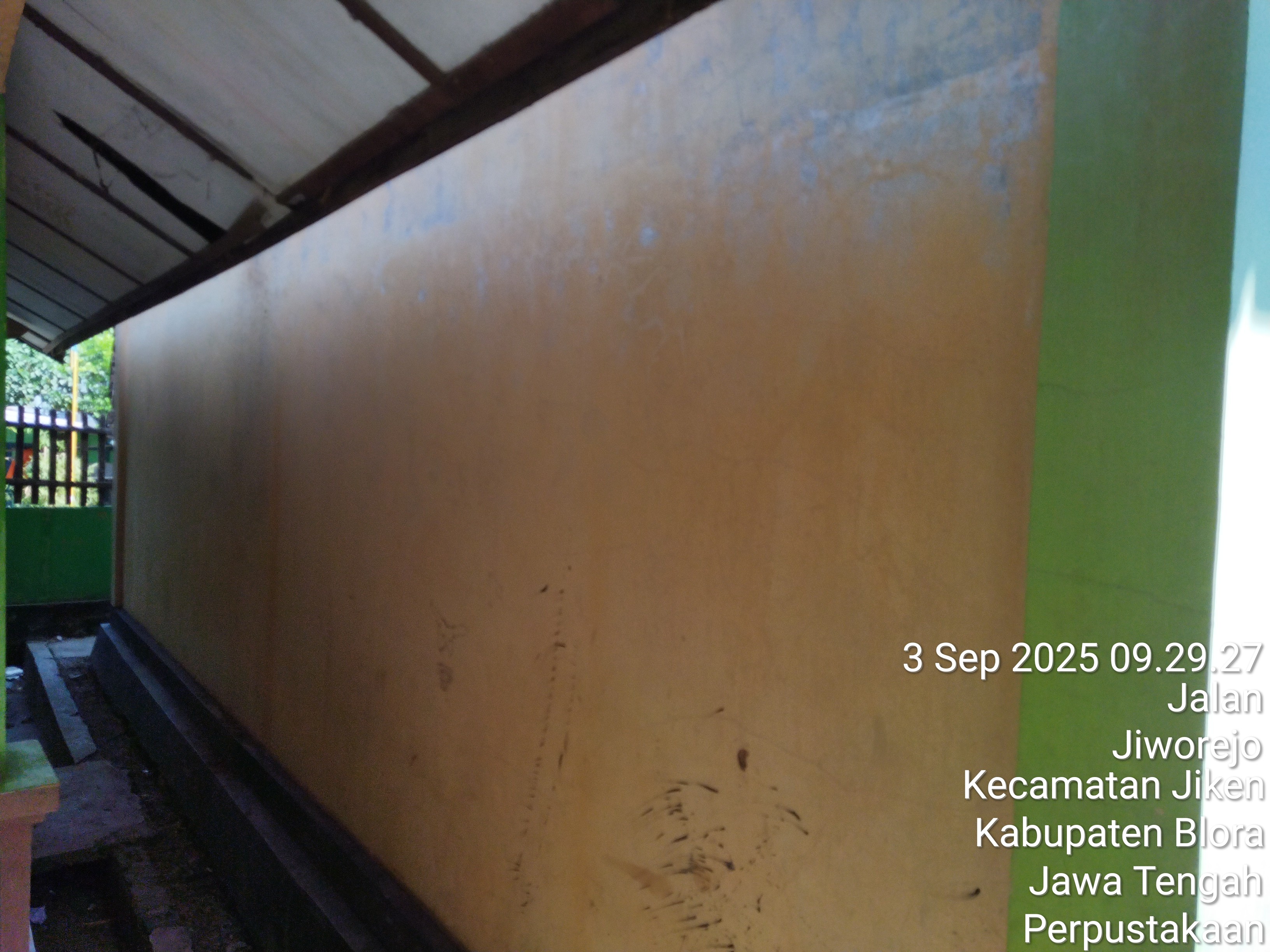 Tampak Samping 1