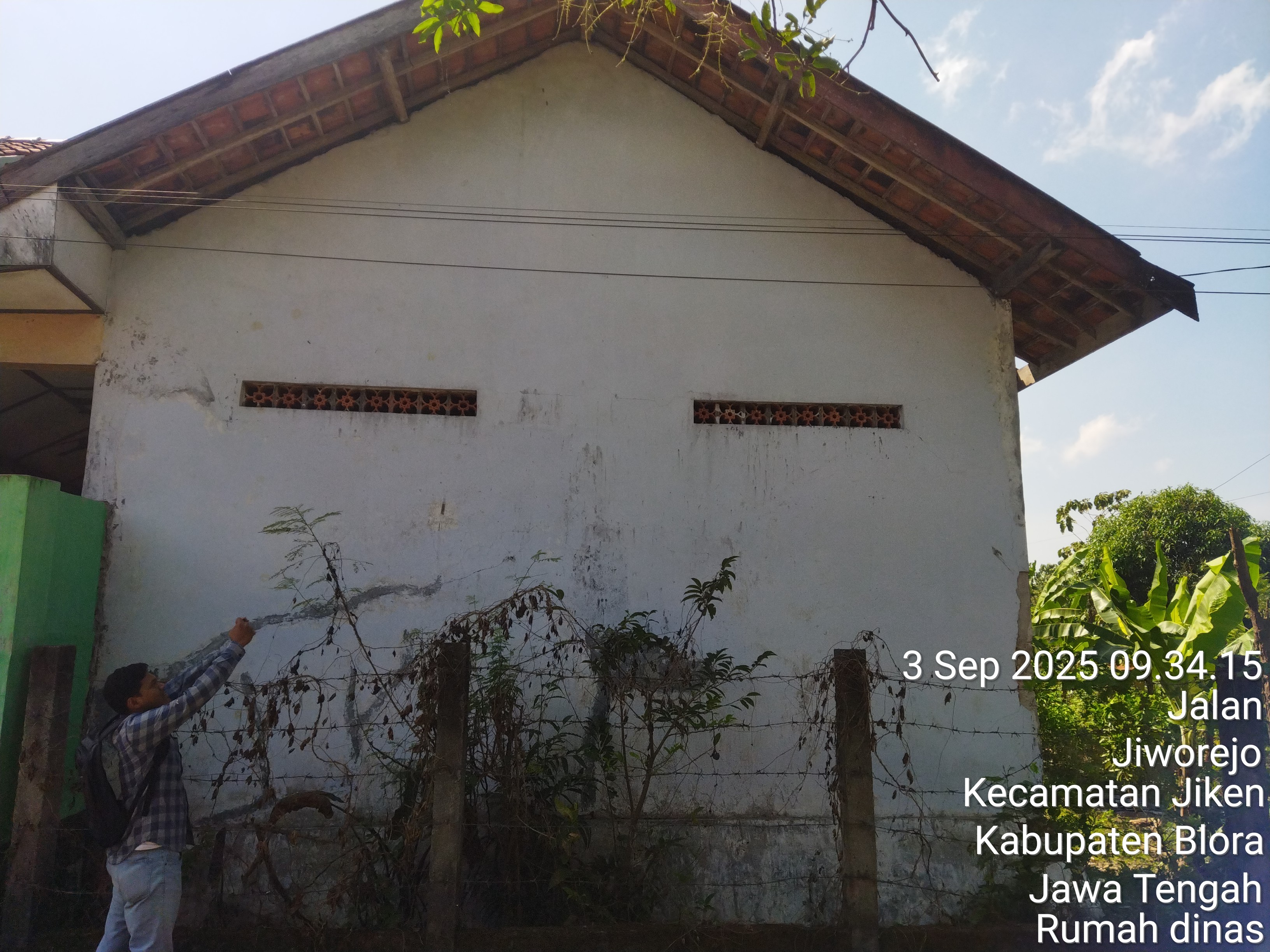 Tampak Samping 1