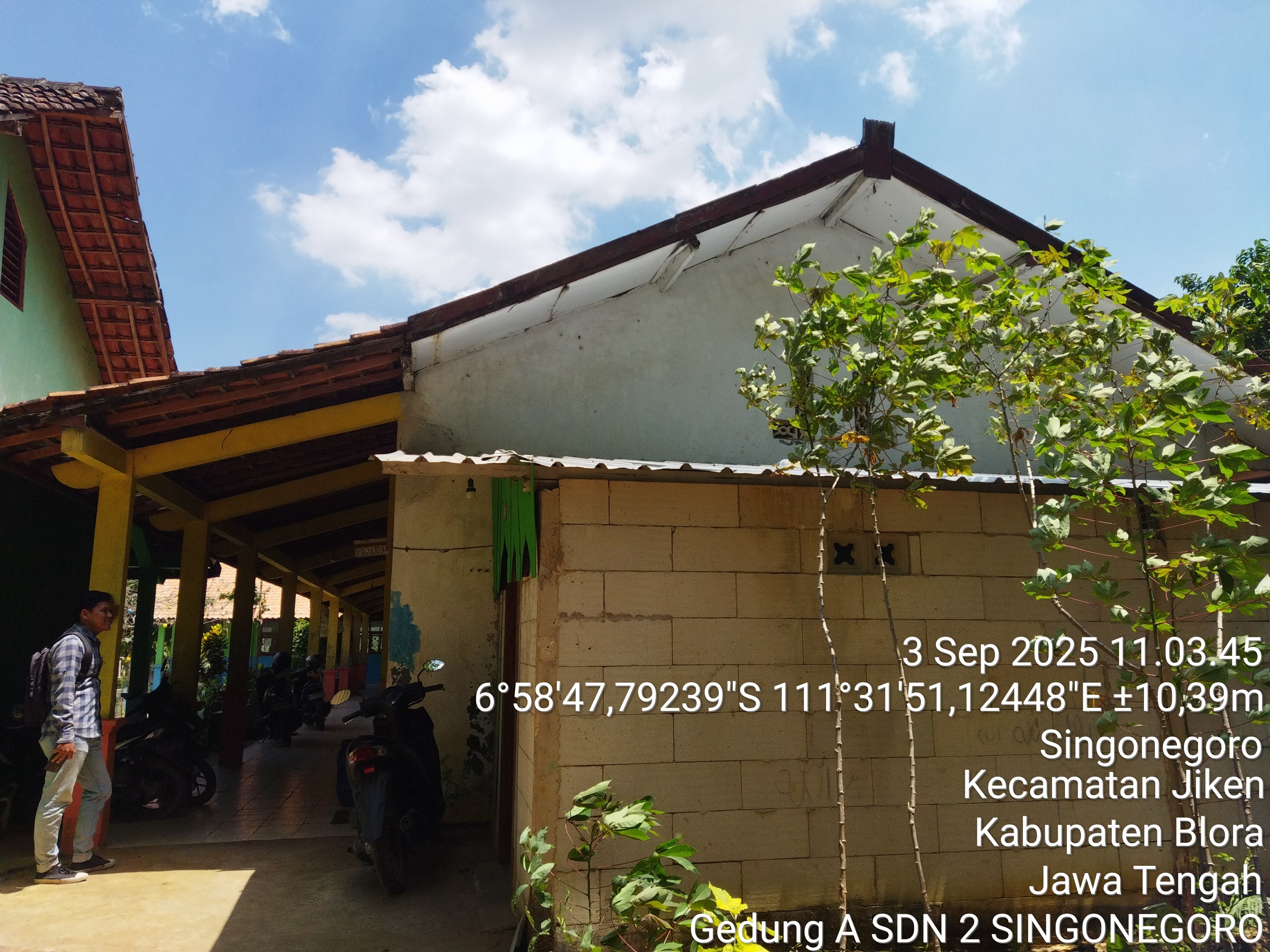 Tampak Samping 1