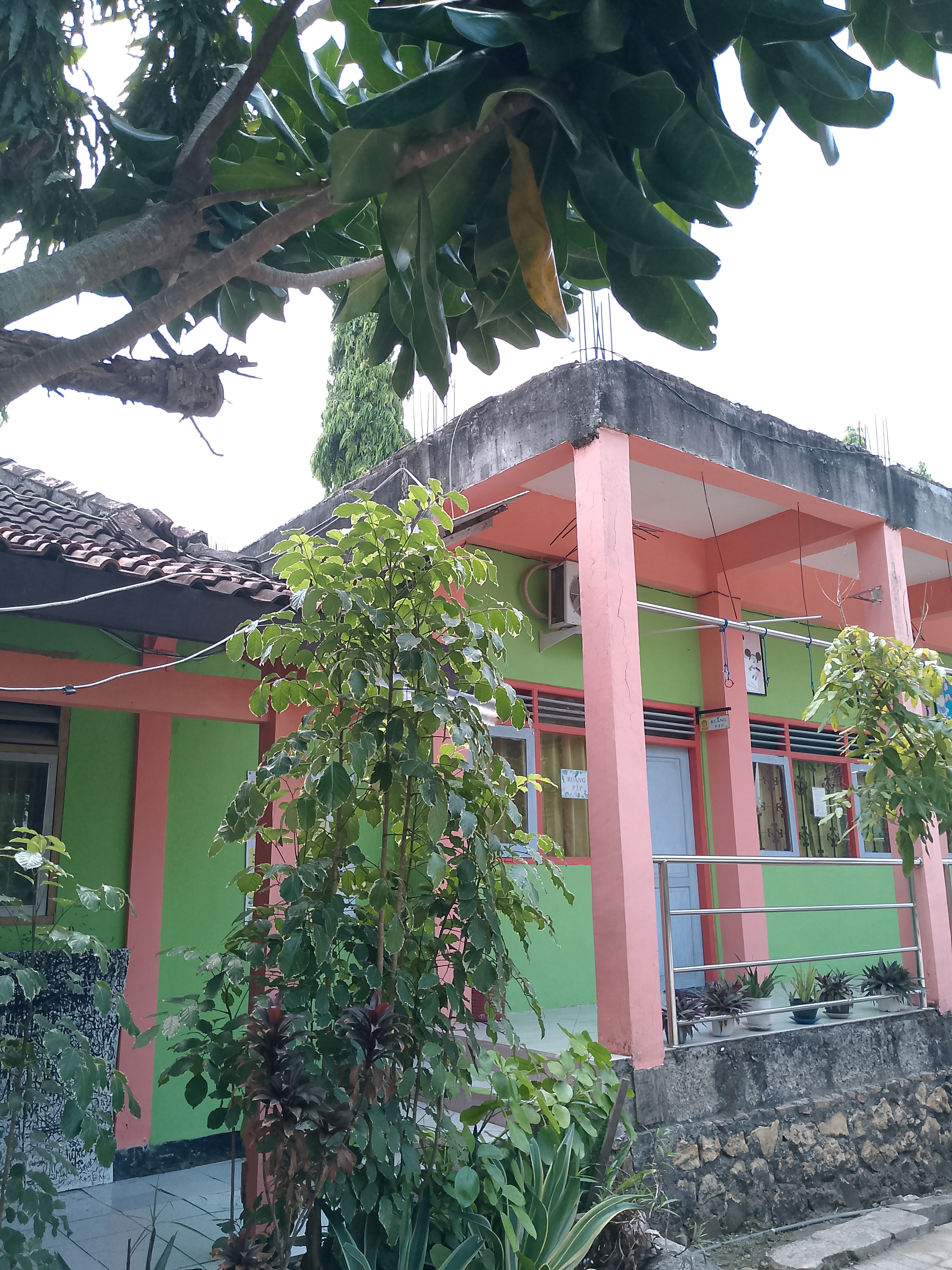 Tampak Samping 1