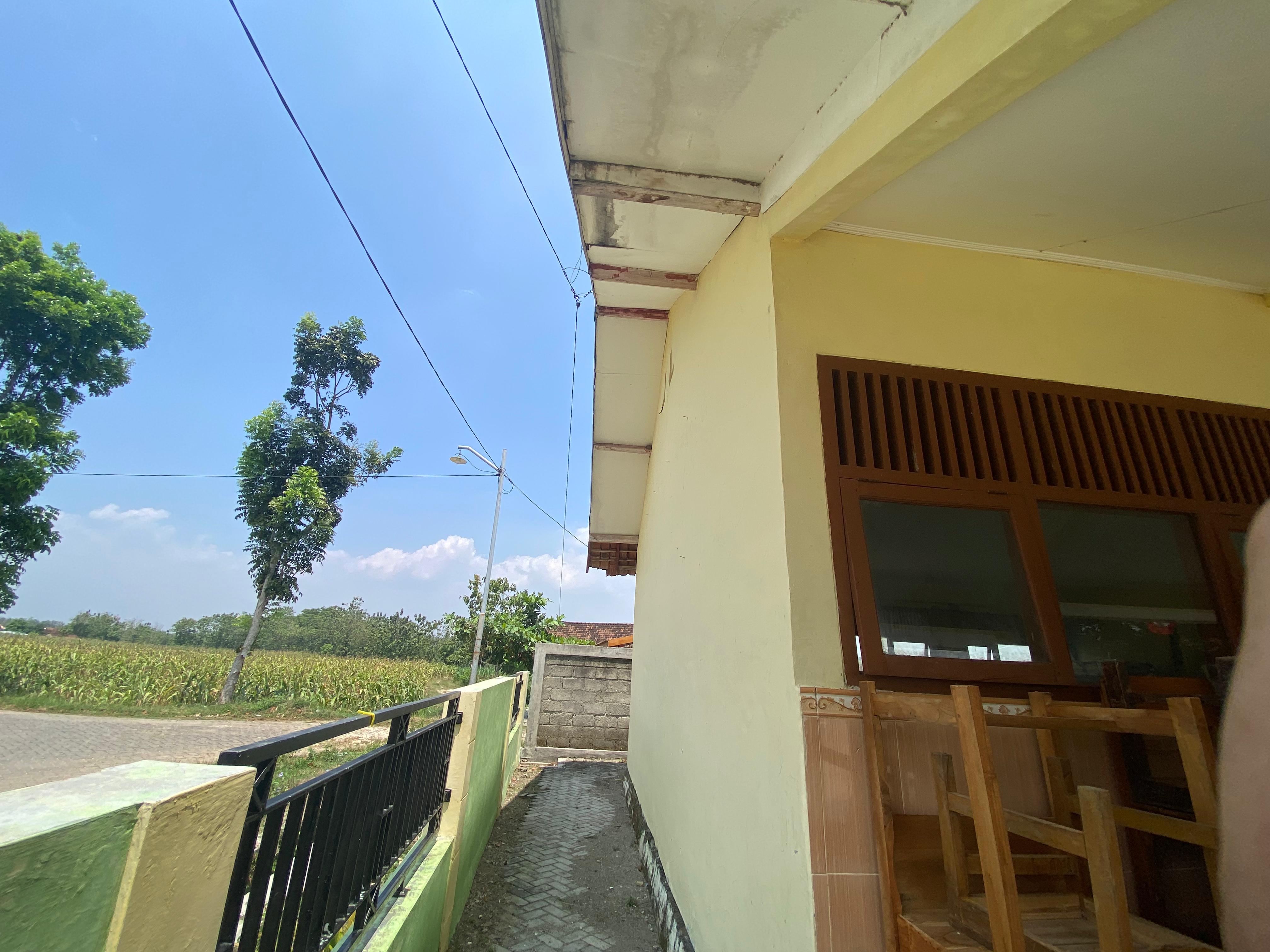Tampak Samping 1