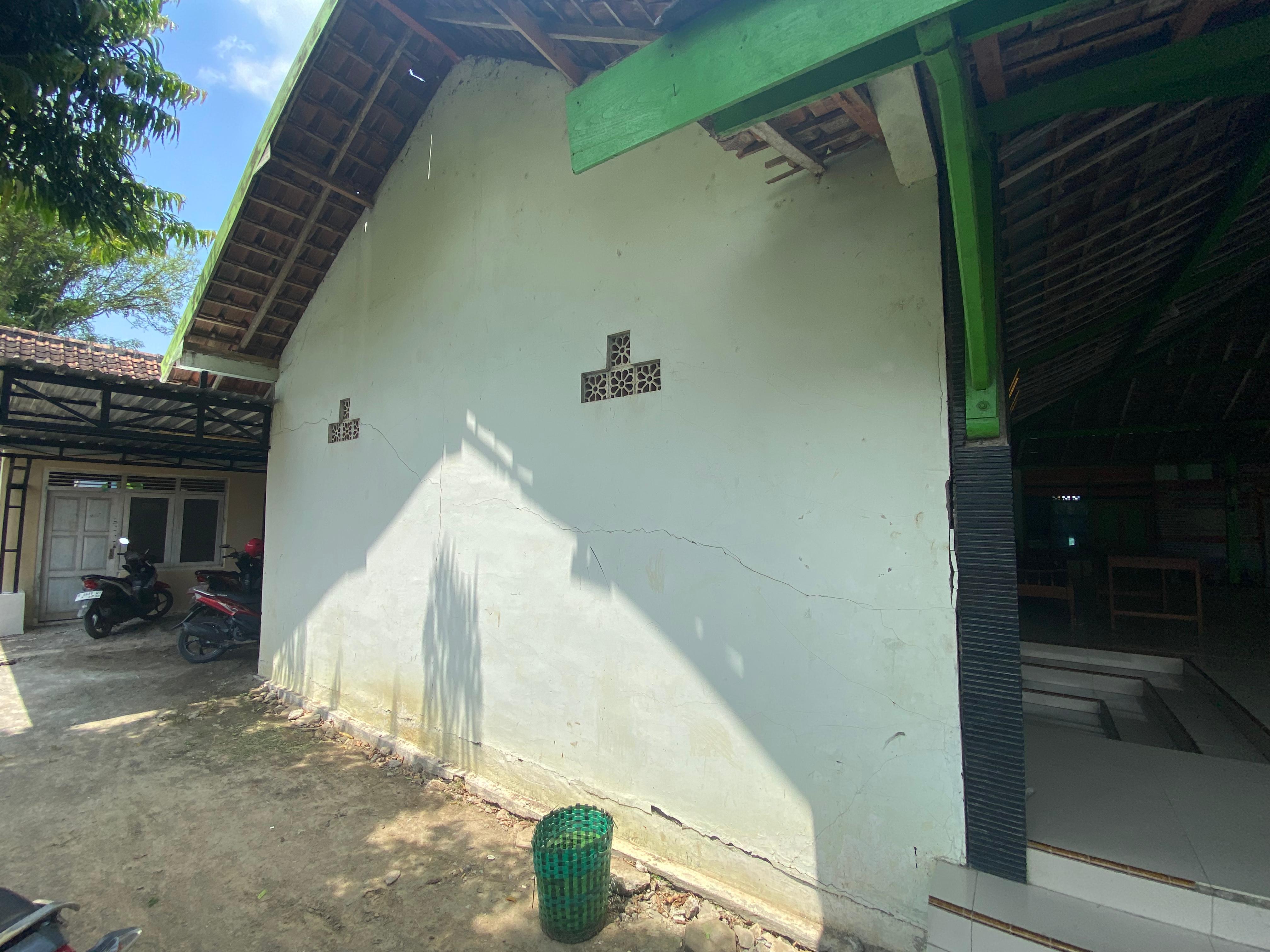 Tampak Samping 1