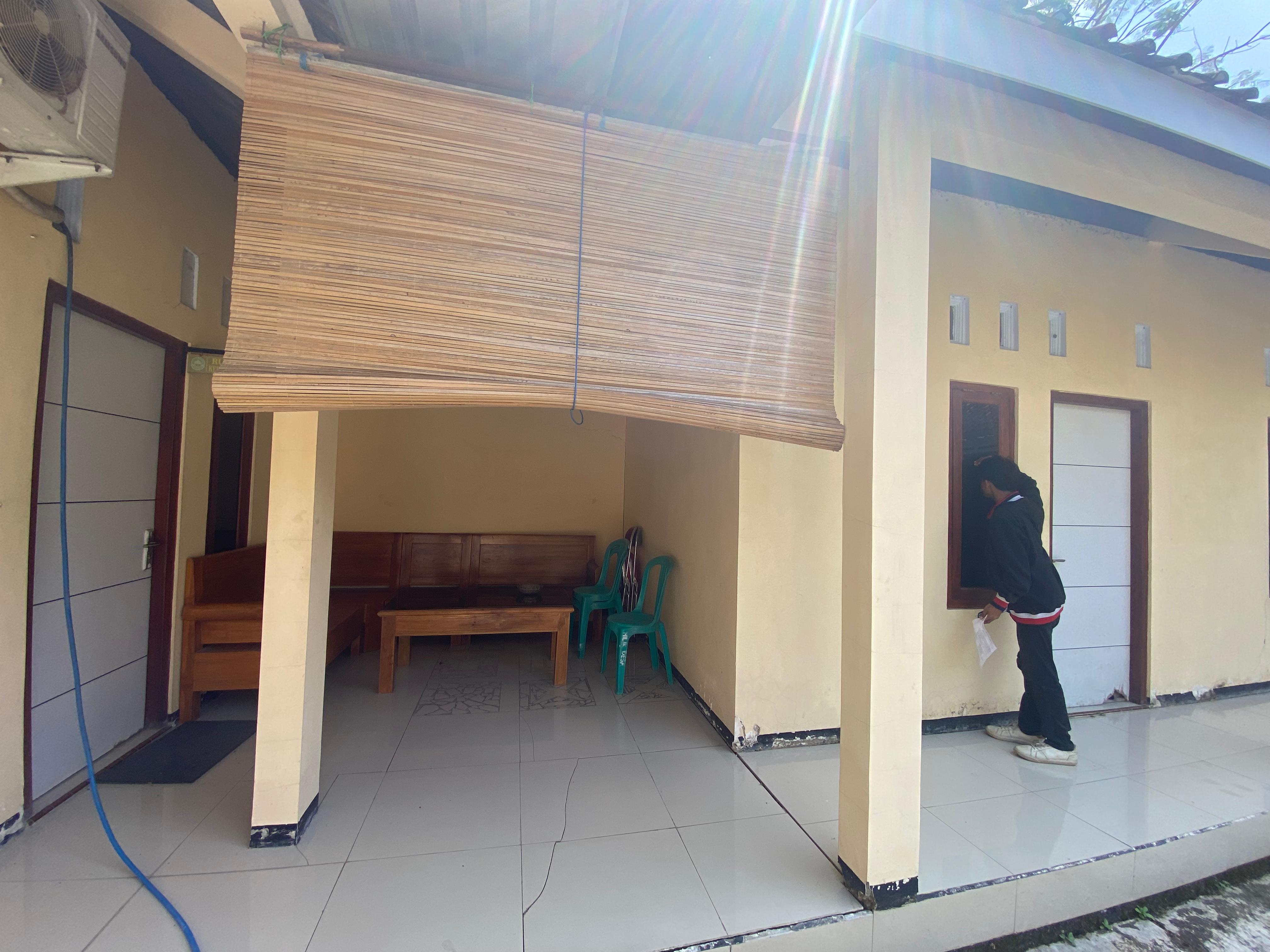 Tampak Samping 1
