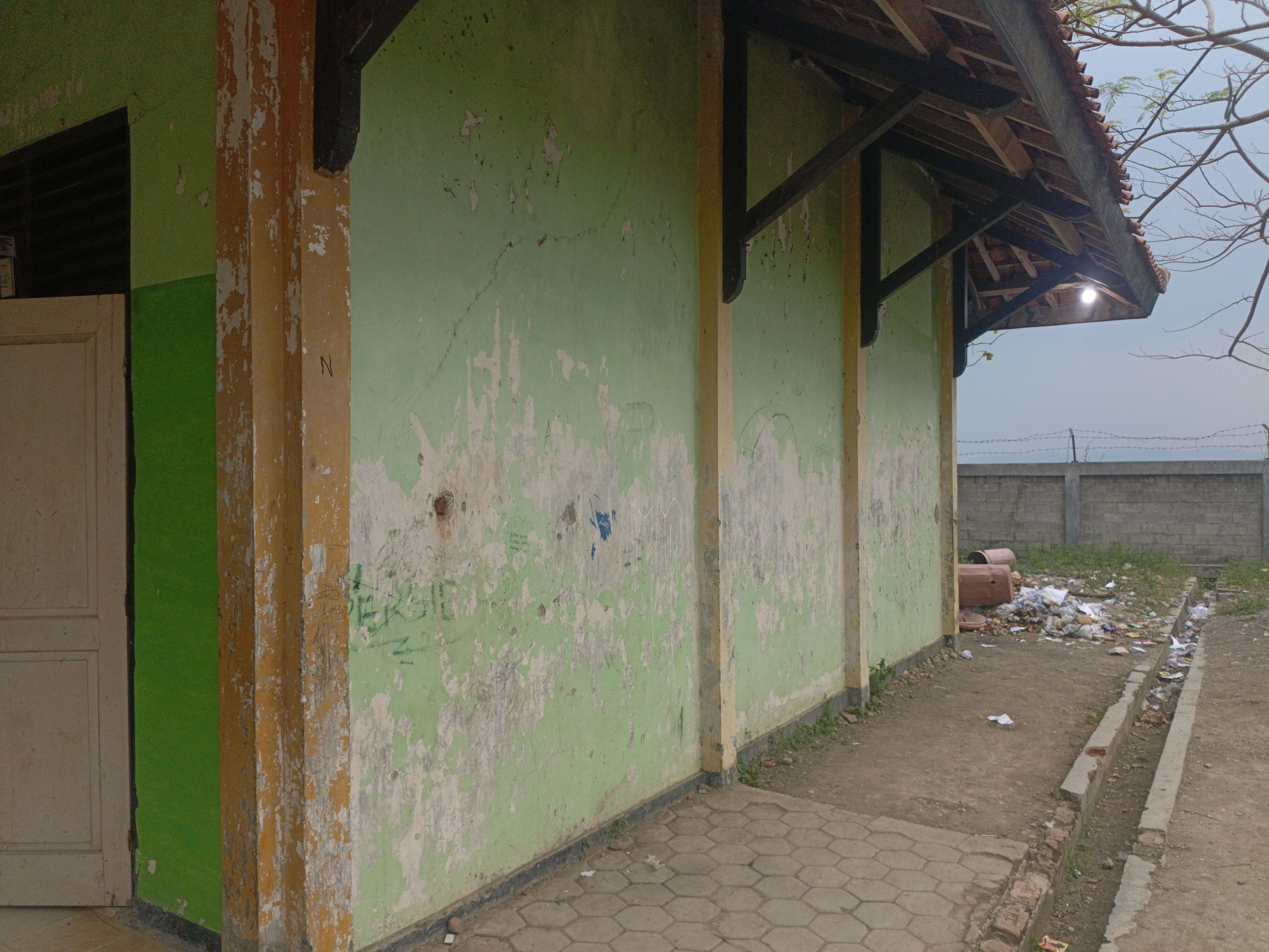 Tampak Samping 1
