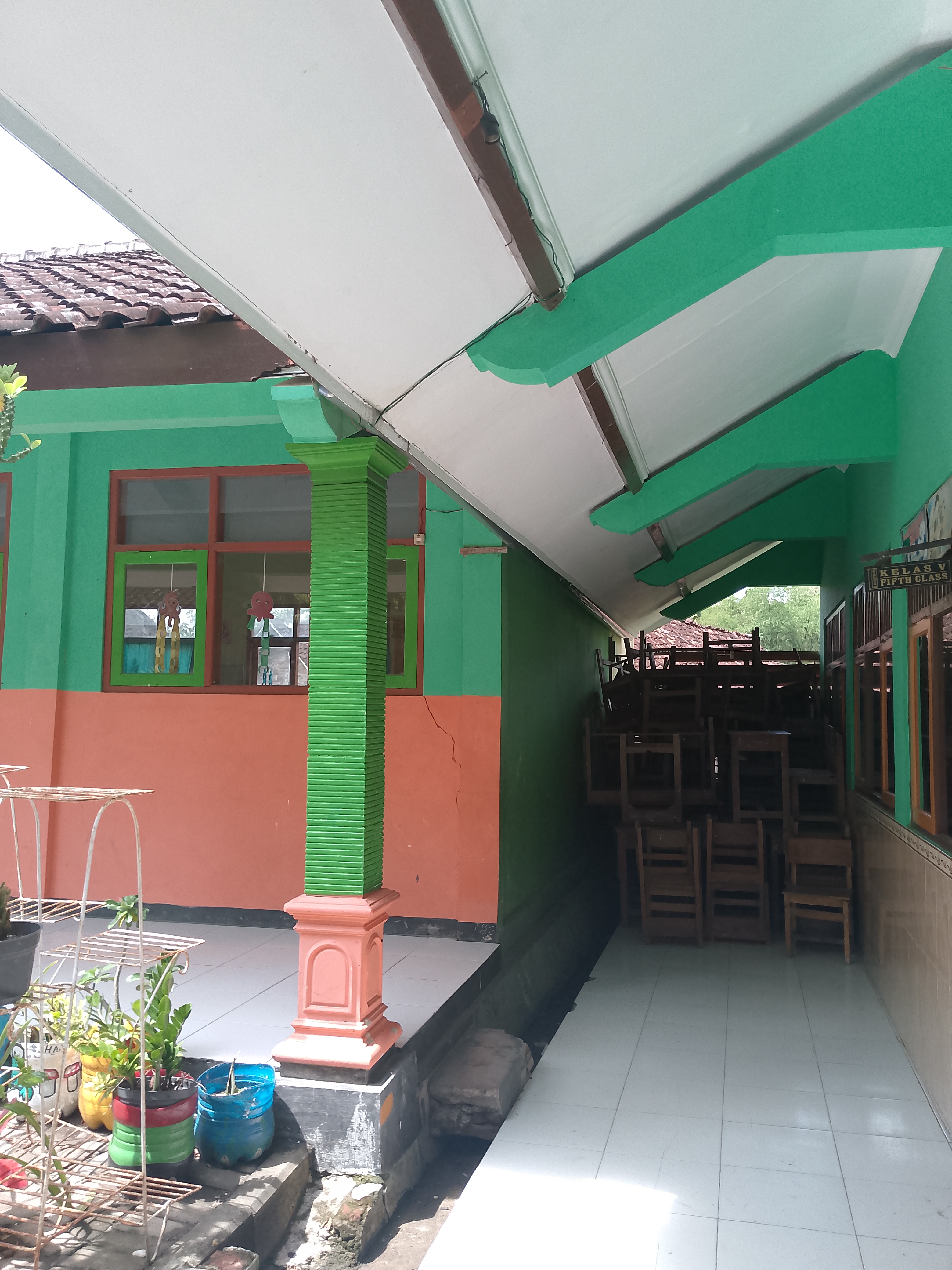 Tampak Samping 1