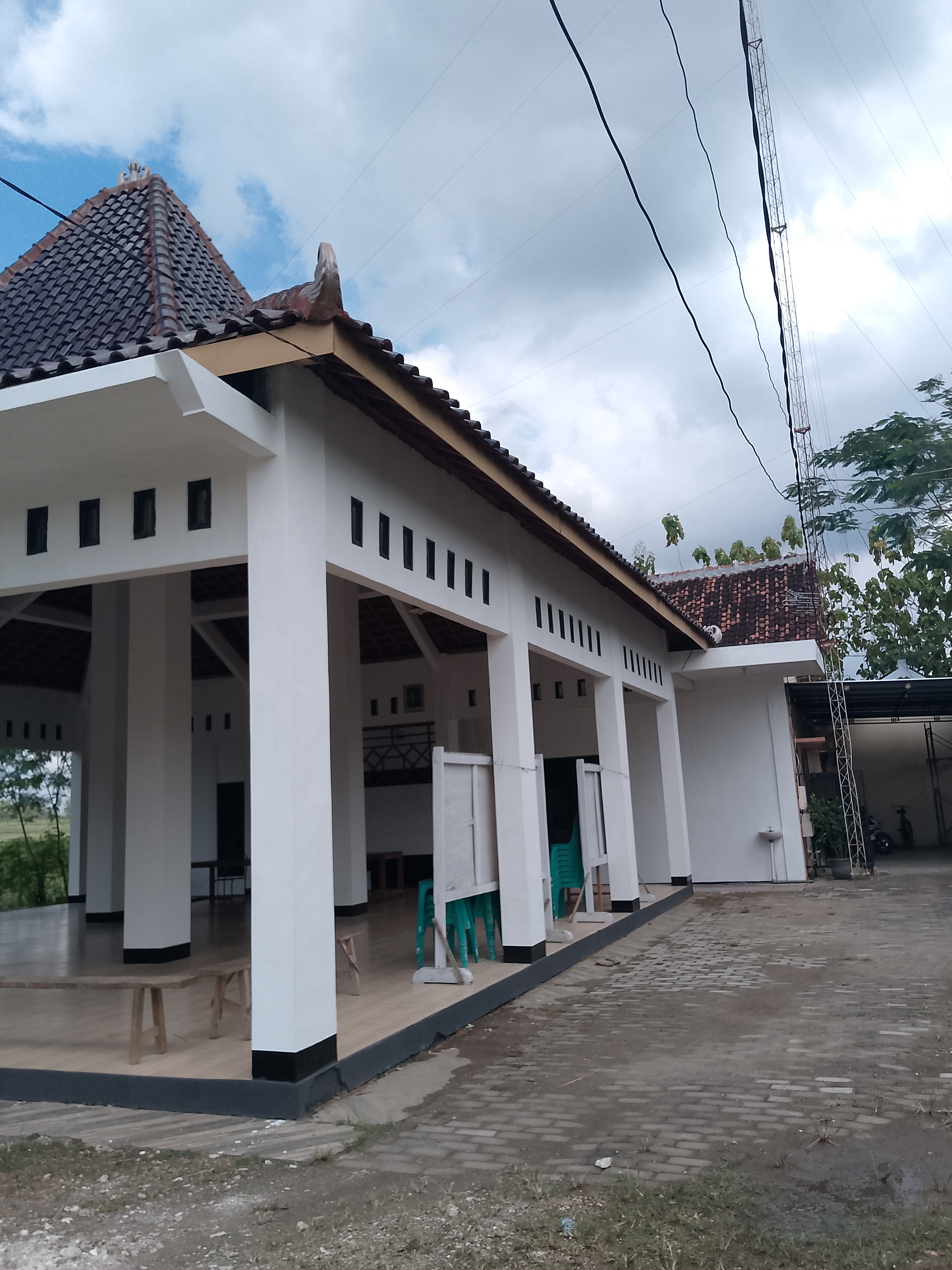 Tampak Samping 1