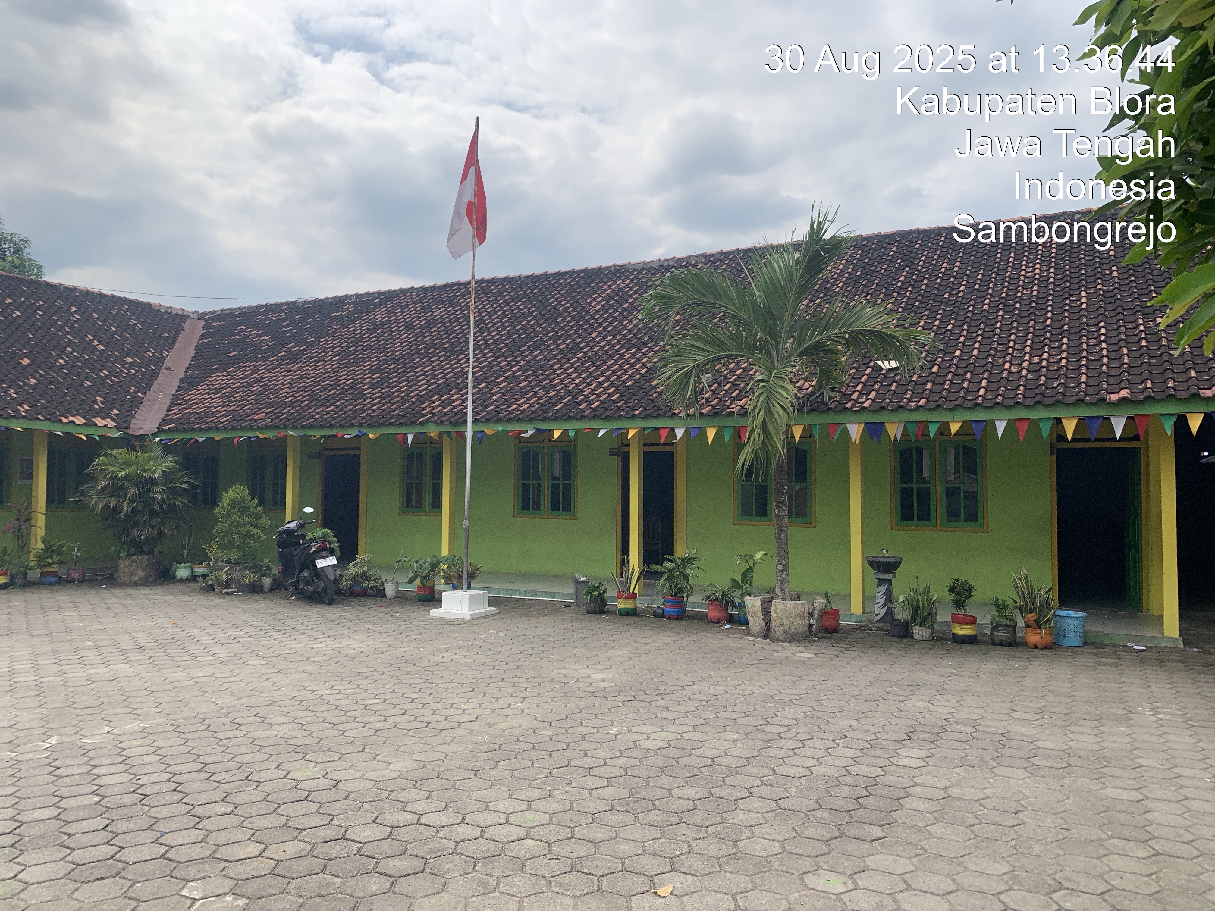 Tampak Samping 1
